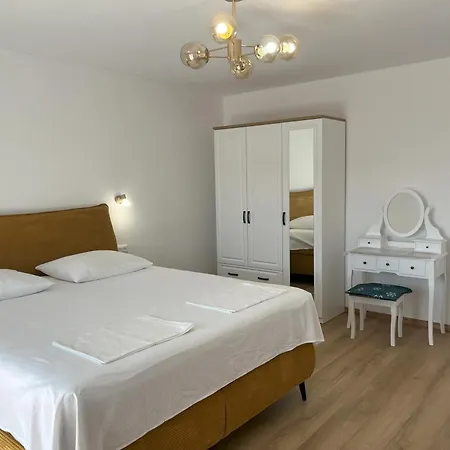 Cecilija Apartman Makarska