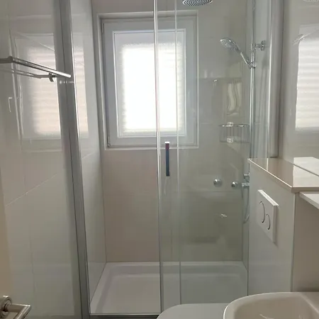 Cecilija Apartment *