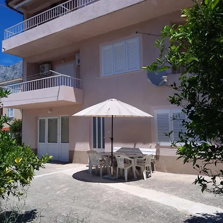 Cecilija Apartment *